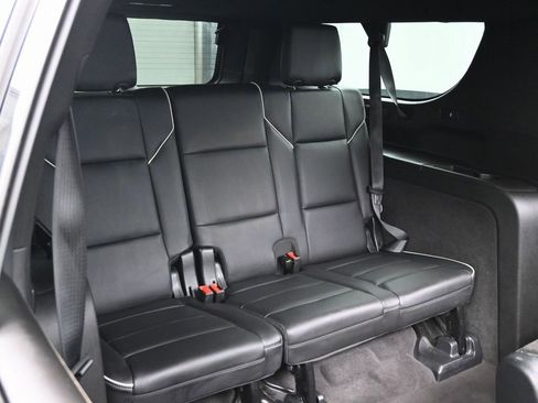 Used 2023 Cadillac Escalade ESV Premium Luxury image 34