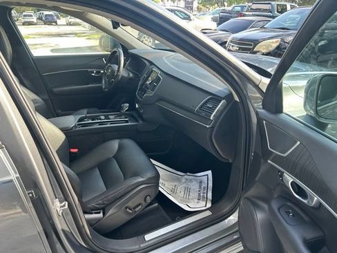 Used 2020 Volvo XC90 T6 Momentum w/ Protection Package AWD/4WD image 10