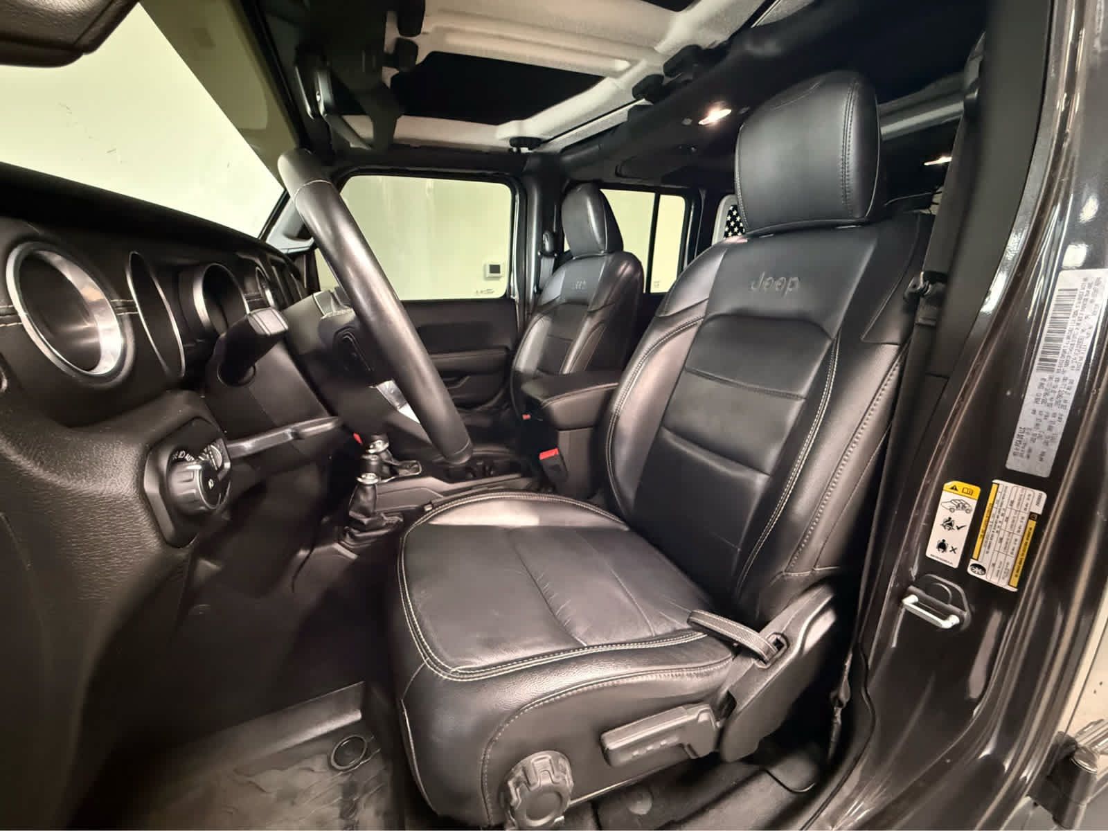 Used 2018 Jeep Wrangler Unlimited Sahara w/ Quick Order Package 24M Moab AWD/4WD image 13