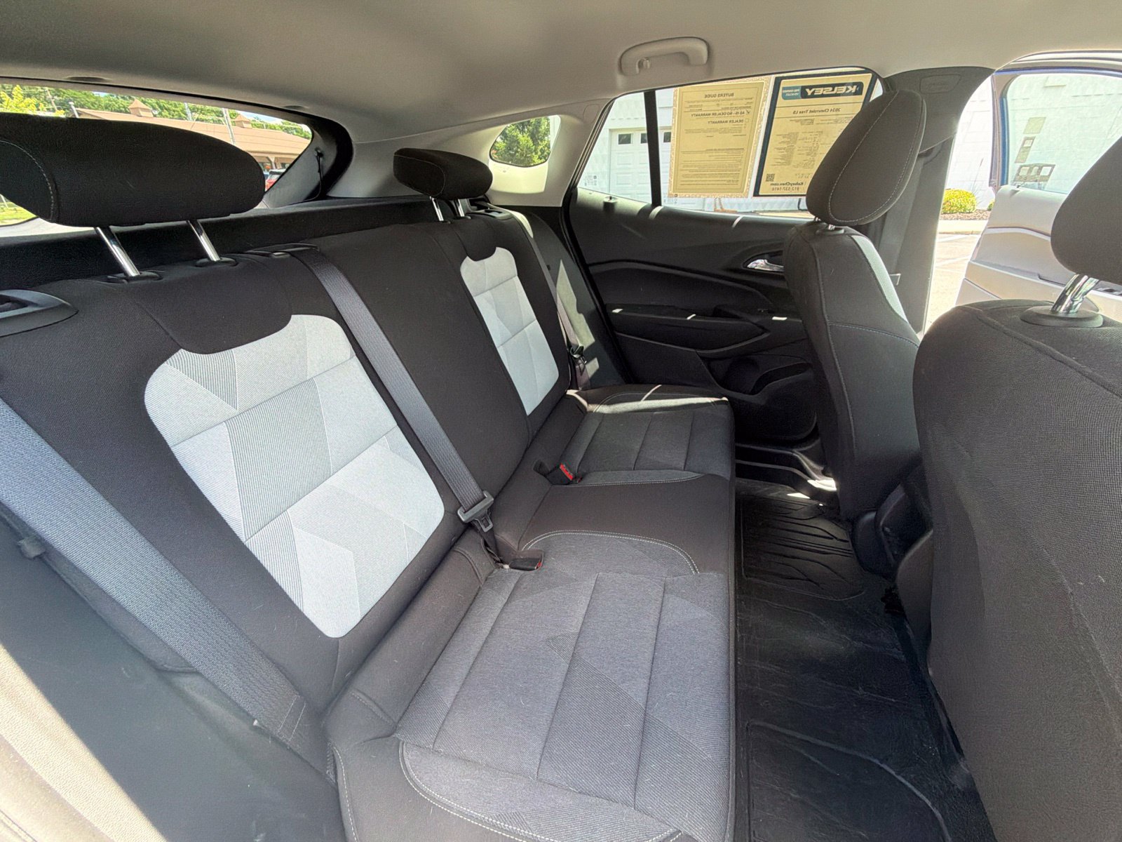 Used 2024 Chevrolet Trax LS w/ LS Convenience Package FWD image 27