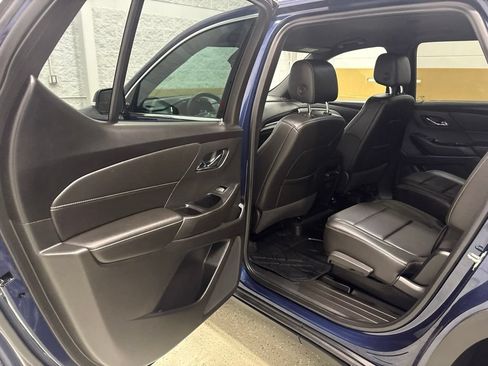 Used 2023 Chevrolet Traverse LT AWD/4WD image 30