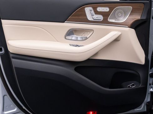 New 2026 Mercedes-Benz GLS 450 4MATIC image 15