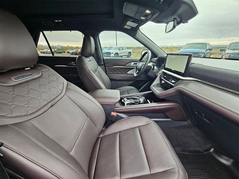 Used 2025 Ford Explorer Platinum w/ Ultimate Package image 28