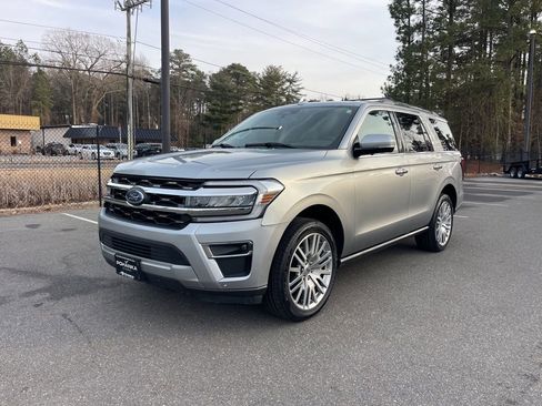 Certified 2024 Ford Expedition Limited image 1