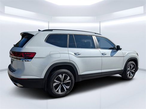 New 2026 Volkswagen Atlas SE image 3