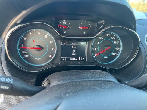 Used 2017 Chevrolet Cruze LS image 9