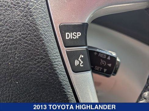 Used 2013 Toyota Highlander SE FWD image 15
