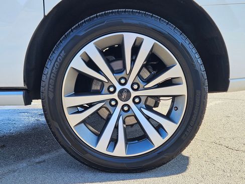 Used 2020 Ford Expedition Max Platinum image 28