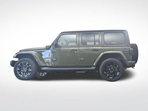 Used 2023 Jeep Wrangler Unlimited Sahara w/ Cold Weather Group AWD/4WD image 36