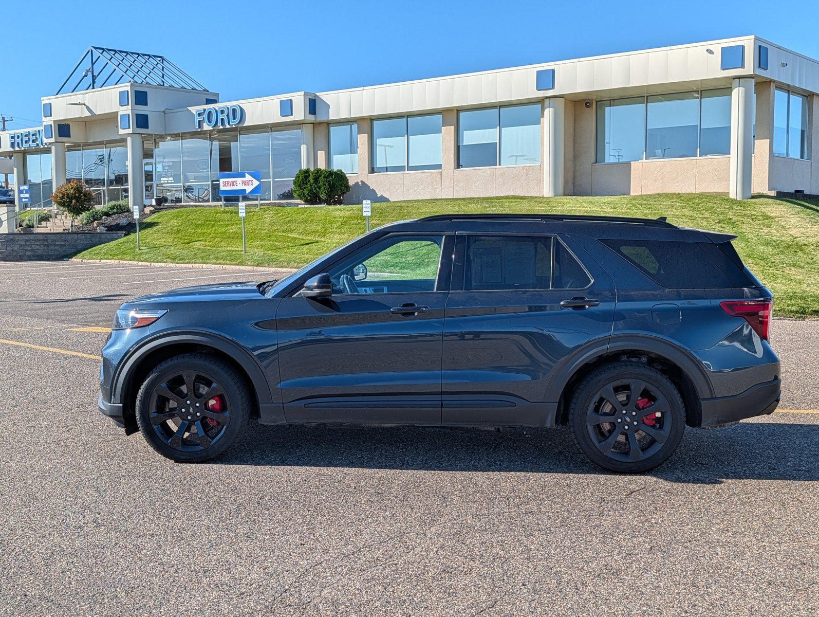 Used 2023 Ford Explorer ST w/ Technology Package AWD/4WD image 2