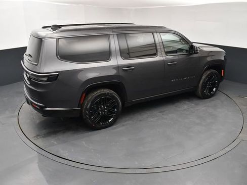 New 2026 Jeep Grand Wagoneer Limited image 18