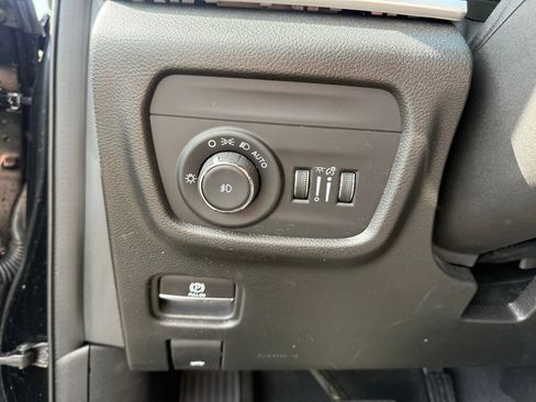 Used 2023 Jeep Grand Cherokee L Limited AWD/4WD image 17