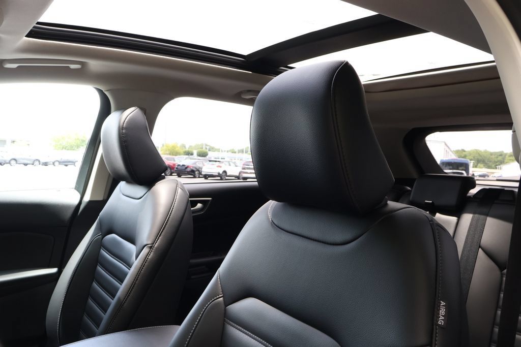 Used 2024 Ford Edge SEL w/ Convenience Package AWD/4WD image 35