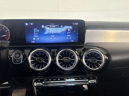 Used 2025 Mercedes-Benz CLA 250 image 29