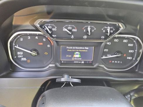 Used 2022 GMC Sierra 1500 SLT w/ SLT Premium Plus Package AWD/4WD image 18