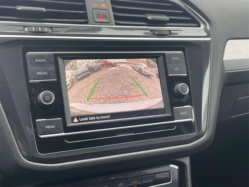 Used 2021 Volkswagen Tiguan S image 27