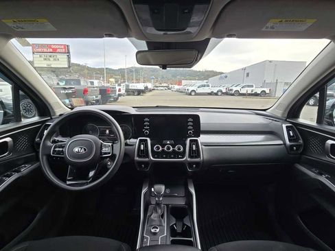 Used 2021 Kia Sorento LX image 15