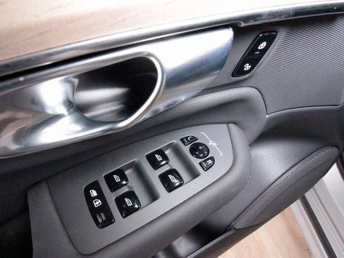 Certified 2025 Volvo XC90 B6 Plus image 12