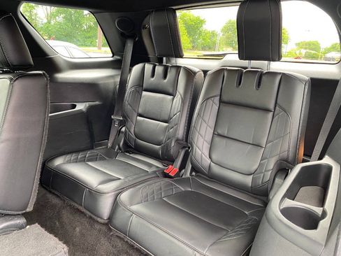 Used 2017 Ford Explorer Platinum AWD/4WD image 26