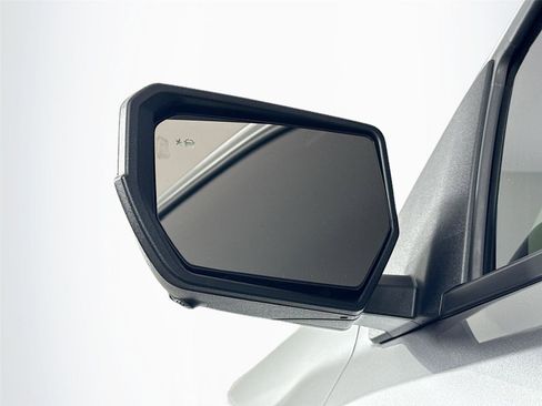 Used 2025 Chevrolet Colorado ZR2 w/ Technology Package image 5