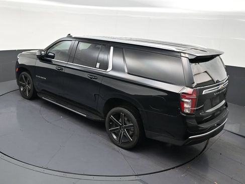 Used 2023 Chevrolet Suburban LT w/ LT Signature Package image 14