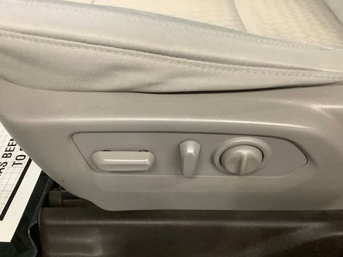 Used 2021 Chevrolet Silverado 1500 LT w/ Bed Protection Package image 10