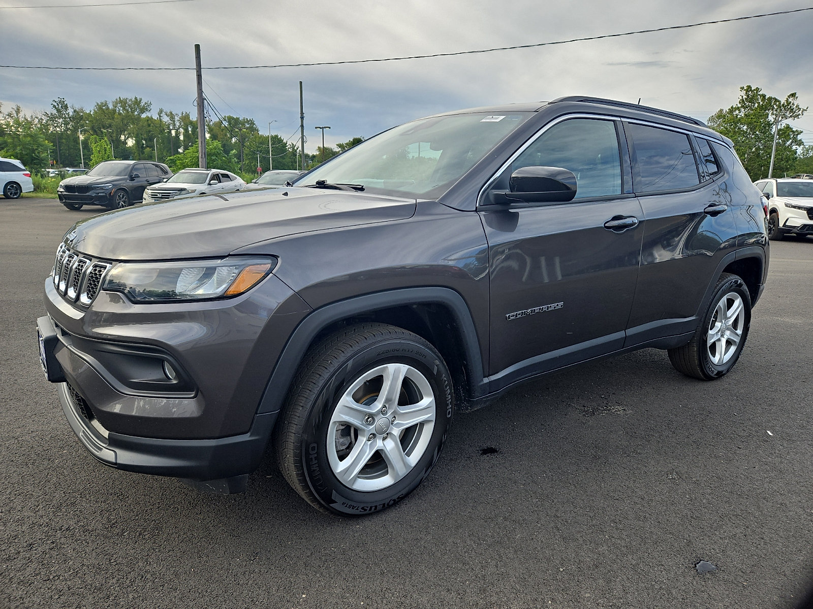 Used 2023 Jeep Compass Latitude AWD/4WD image 3