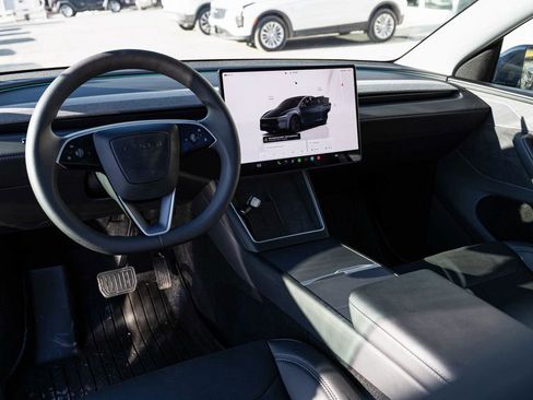 Used 2026 Tesla Model Y Long Range image 16