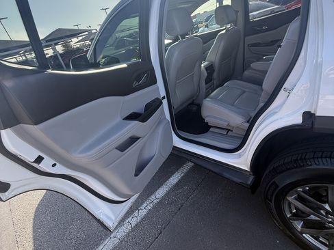 Used 2019 GMC Acadia SLT image 12