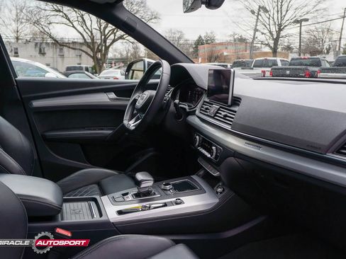 Used 2019 Audi SQ5 Premium Plus w/ Premium Plus Package image 35