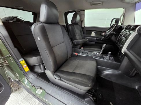 Used 2013 Toyota FJ Cruiser 4WD image 23