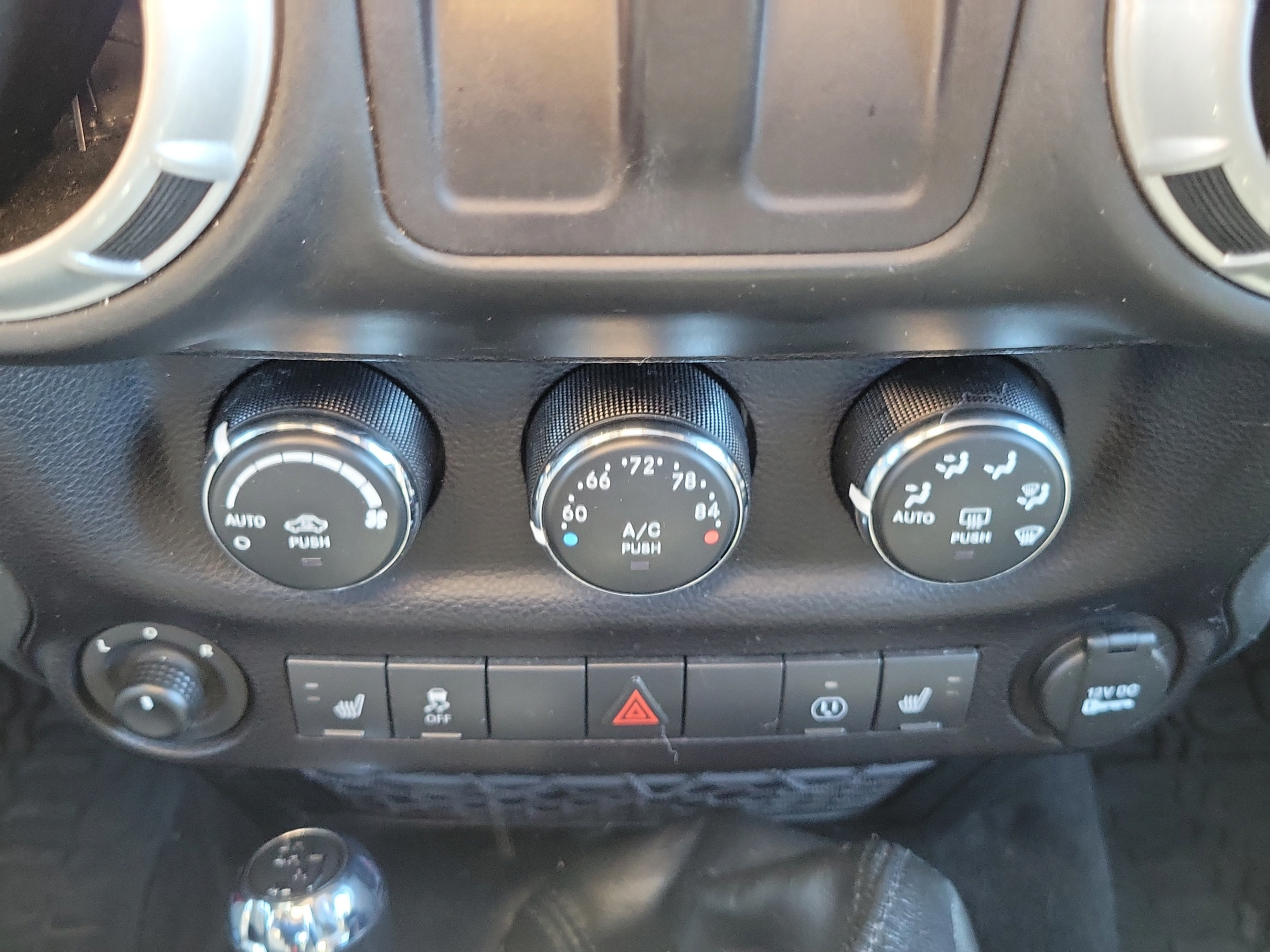 Used 2017 Jeep Wrangler Rubicon AWD/4WD image 26
