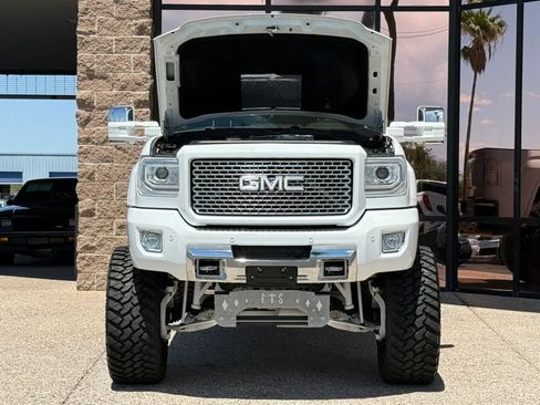 Used 2017 GMC Sierra 3500 Denali w/ Duramax Plus Package AWD/4WD image 21