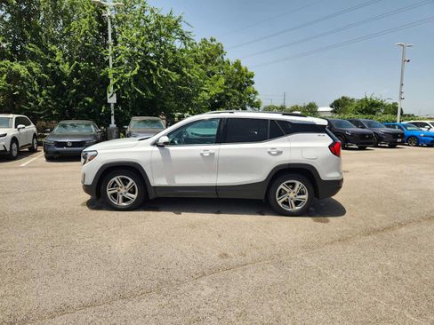 Used 2020 GMC Terrain SLE w/ Driver Convenience Package FWD image 4