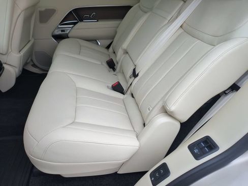 New 2026 Land Rover Range Rover Long Wheelbase SE AWD/4WD image 15