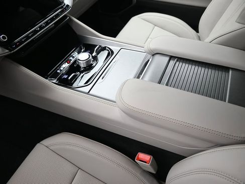 New 2026 Jeep Grand Wagoneer Limited AWD/4WD image 9