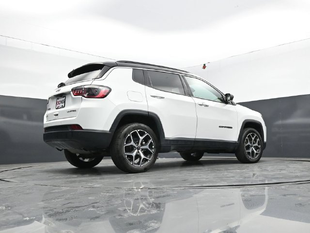 Used 2025 Jeep Compass Limited AWD/4WD image 57