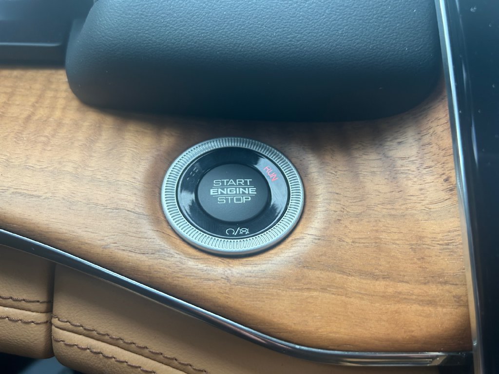 Used 2024 Jeep Grand Cherokee Summit AWD/4WD image 24