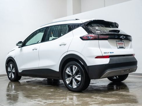 Used 2022 Chevrolet Bolt EUV LT w/ Convenience Package image 6