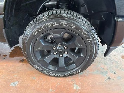 Used 2021 RAM 1500 Big Horn AWD/4WD image 8