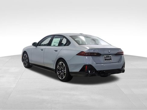 New 2026 BMW 530i xDrive 530i xDrive w/ M Sport Package image 3