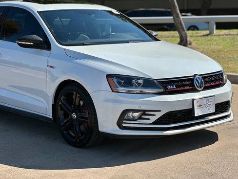 Used 2017 Volkswagen Jetta GLI image 16