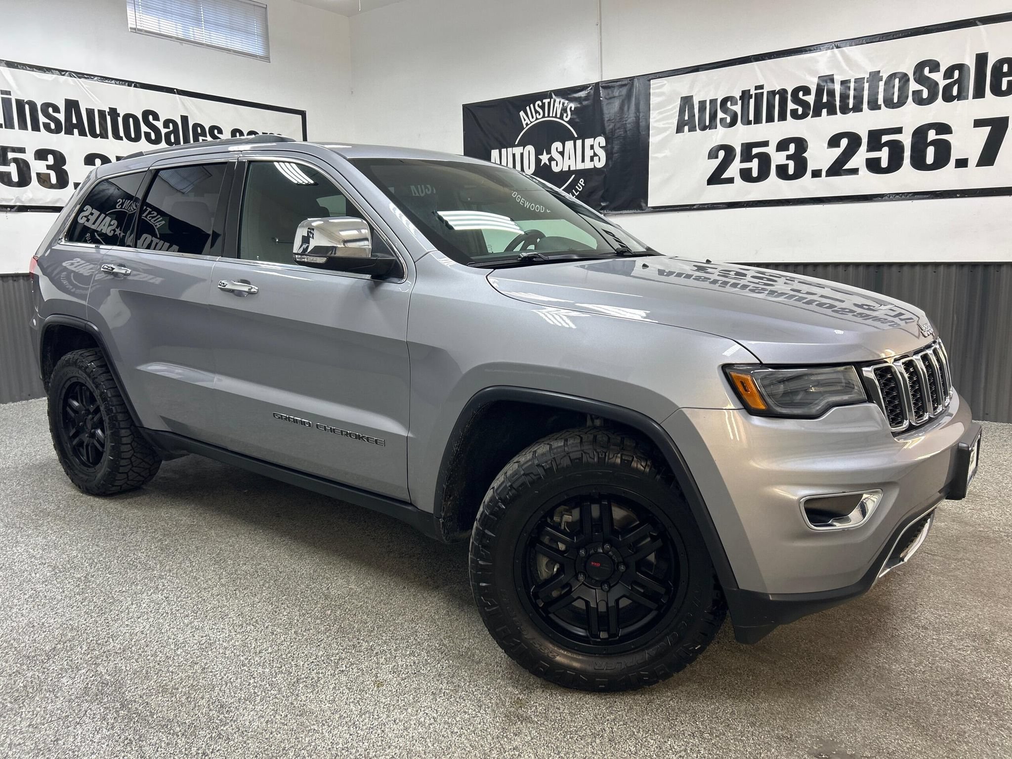 Used 2019 Jeep Grand Cherokee Limited w/ Luxury Group II AWD/4WD image 1