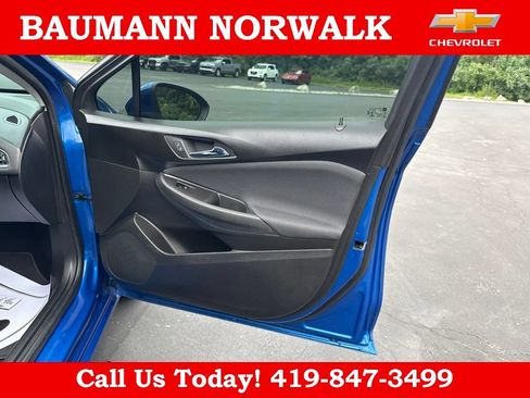 Used 2017 Chevrolet Cruze LT w/ Convenience Package FWD image 34