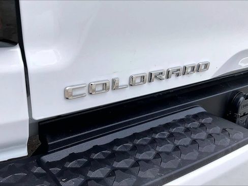 Used 2024 Chevrolet Colorado LT w/ LT Convenience Package III RWD image 27