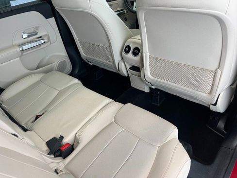 Used 2020 Mercedes-Benz GLB 250 4MATIC image 34