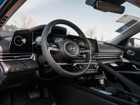 New 2026 Hyundai Elantra Limited image 17