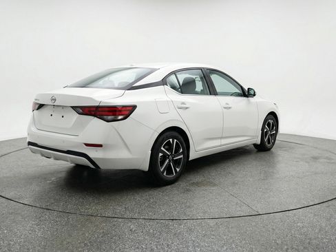 Used 2025 Nissan Sentra SV image 9