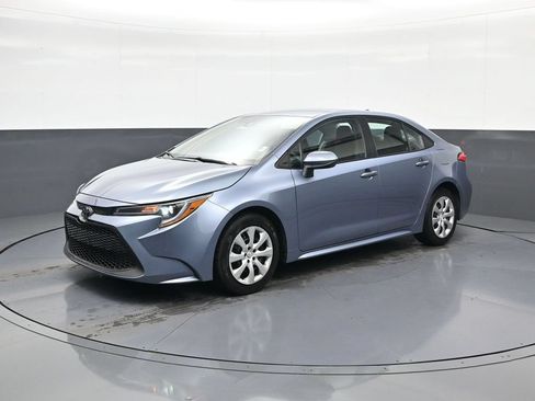 Used 2022 Toyota Corolla LE w/ Carpet Mat Package (TMS) FWD image 4