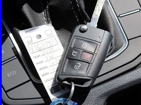 Used 2025 Volkswagen Jetta Sport FWD image 27